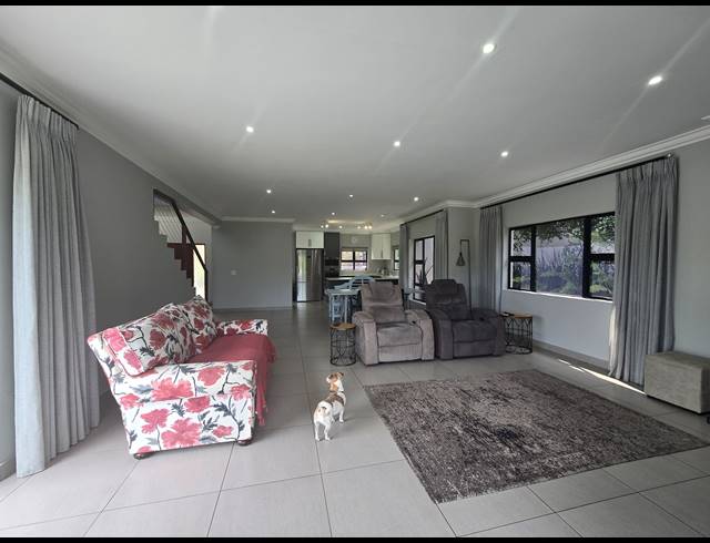 3 BEDROOM HOUSE FOR SALE IN NEW SALT ROCK CITY